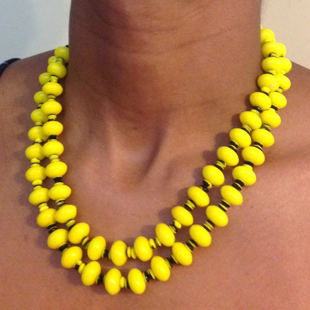 Vintage Yellow Glass Beaded Necklace Double Strand - Picture 2 of 2
